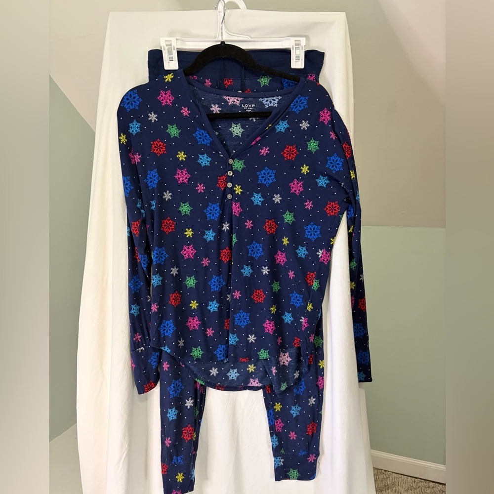GAP Navy Snowflake Long Sleeve Top & Bottoms pajama set size S